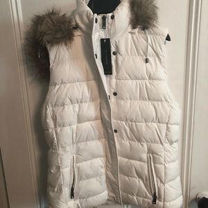 Banana Republic white puffer vest